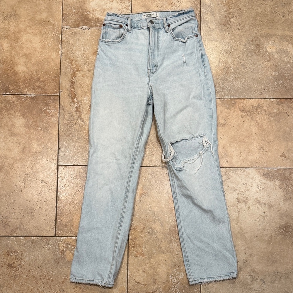 Abercrombie 90s Straight Ultra High Rise Light Blue Distressed Jeans - Size 26